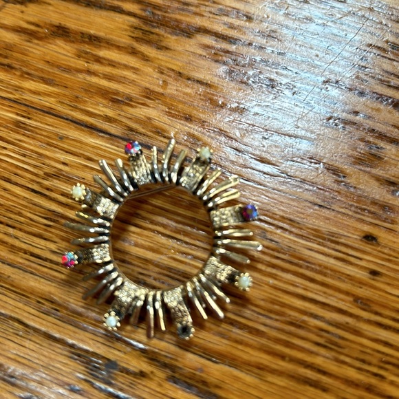 Assorted costume jewelry.  Includes 8 pieces. Seven pins and 1 bracelet. - Picture 5 of 10